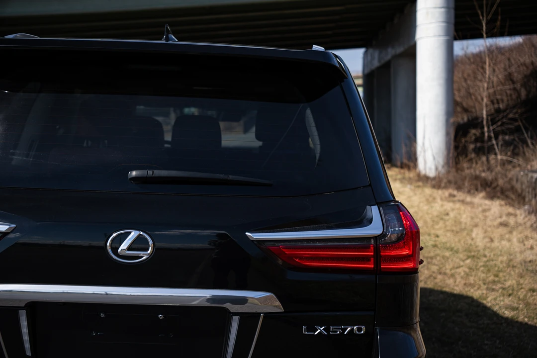 2021 Lexus LX 3rd Gen - Image 28 of 31
