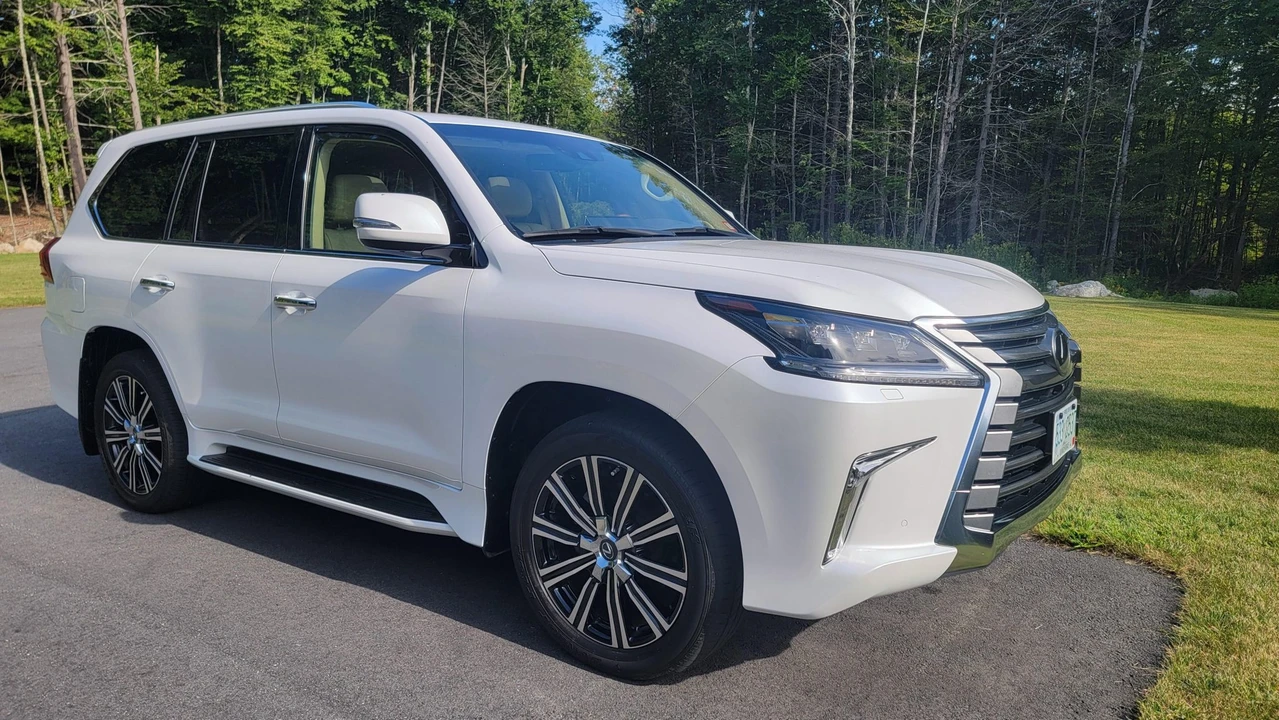 2021 Lexus LX 3rd Gen - Image 3 of 31