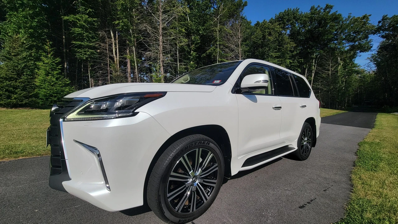 2021 Lexus LX 3rd Gen - Image 15 of 31