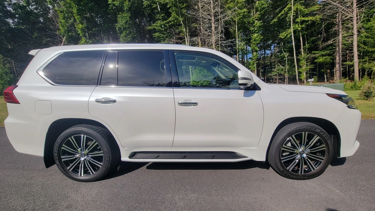 2021 Lexus LX 3rd Gen - Image 7 of 31