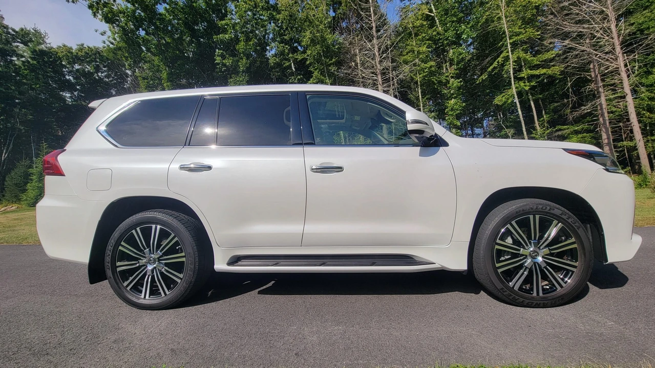 2021 Lexus LX 3rd Gen - Image 8 of 31