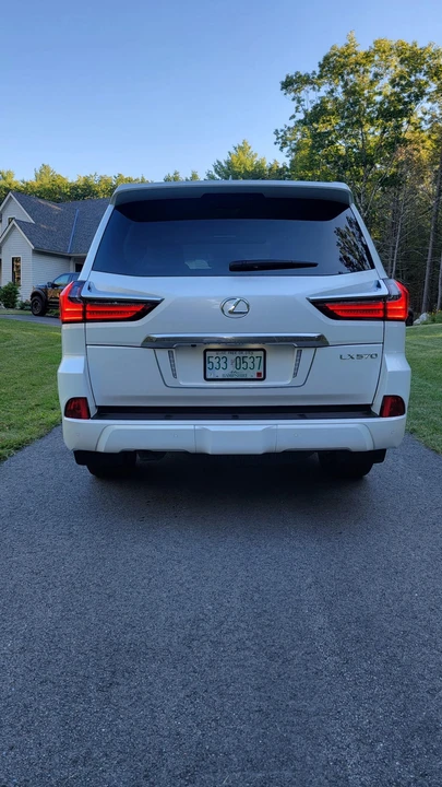 2021 Lexus LX 3rd Gen - Image 24 of 31