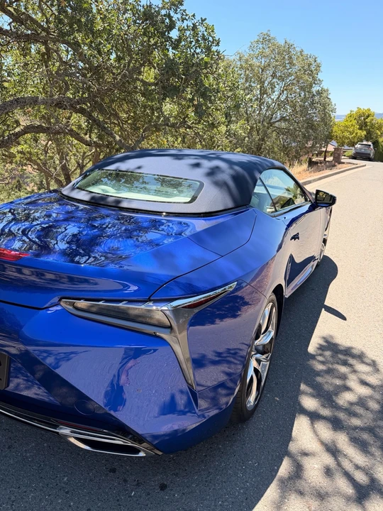 2021 Lexus LC - Image 12 of 31