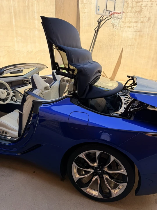 2021 Lexus LC - Image 24 of 31