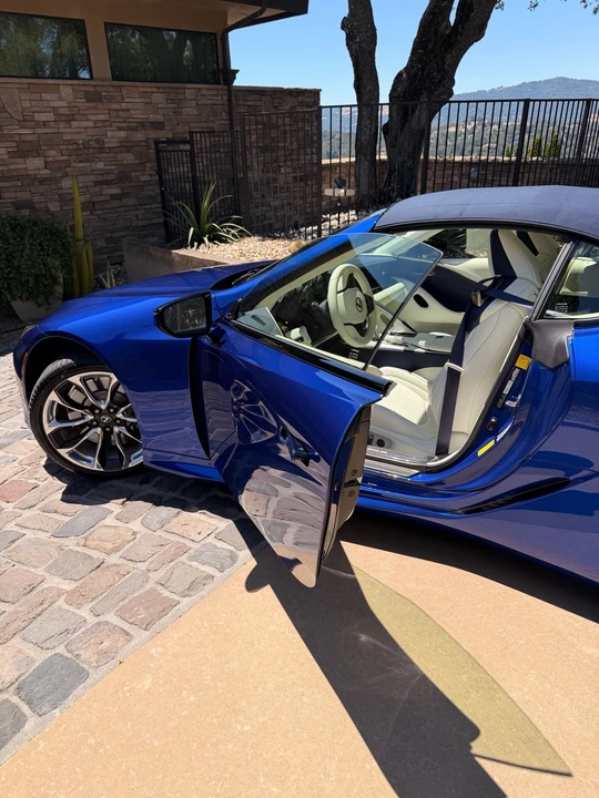 2021 Lexus LC - Image 13 of 31