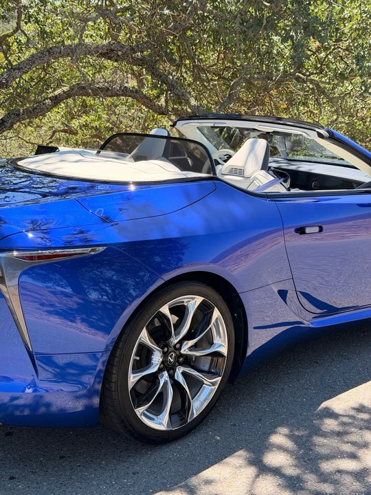 2021 Lexus LC - Image 21 of 31