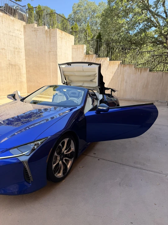 2021 Lexus LC - Image 23 of 31