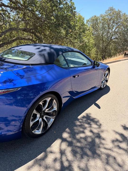 2021 Lexus LC - Image 10 of 31