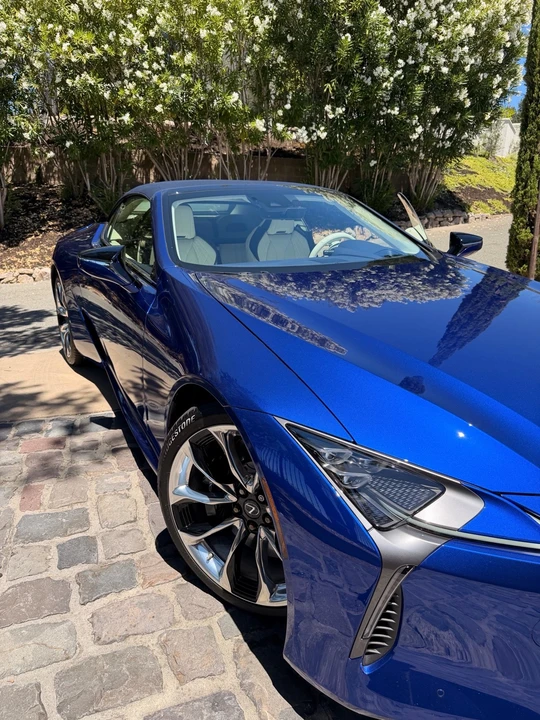 2021 Lexus LC - Image 8 of 31