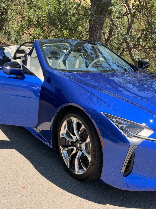 2021 Lexus LC - Image 18 of 31
