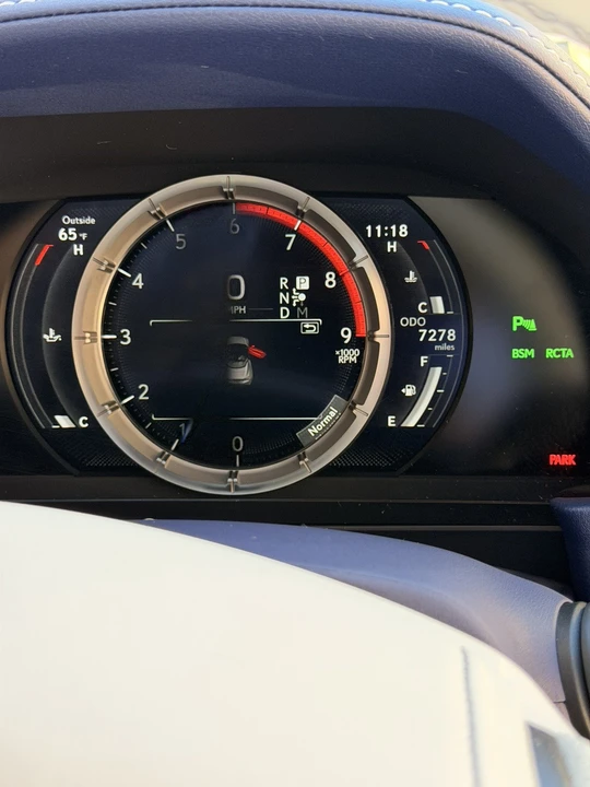 2021 Lexus LC - Image 27 of 31
