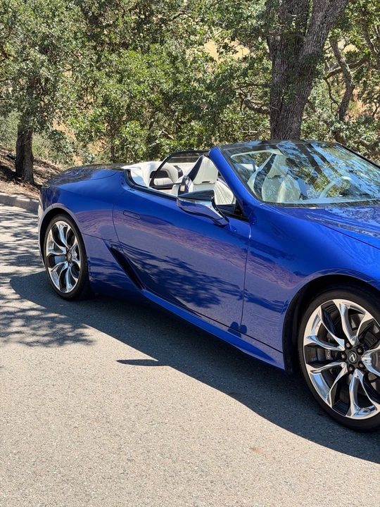 2021 Lexus LC - Image 19 of 31