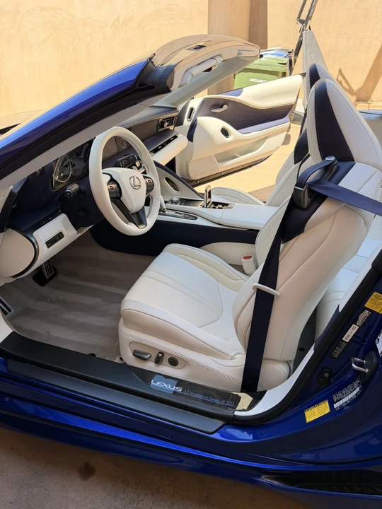 2021 Lexus LC - Image 29 of 31