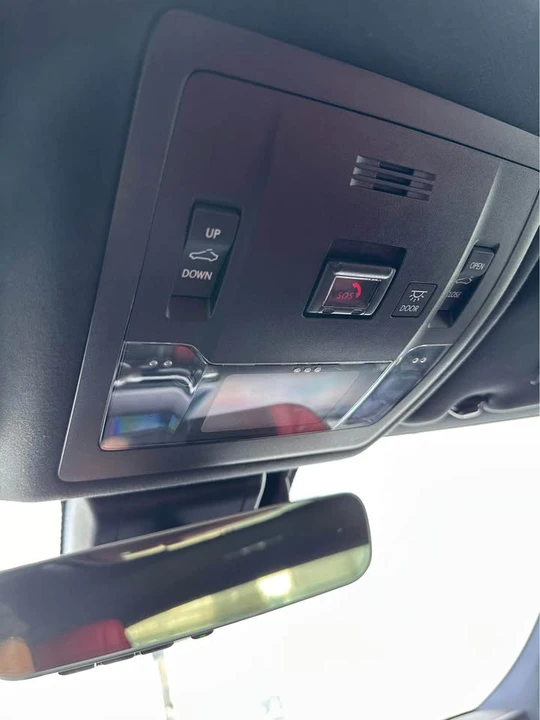 2021 Lexus RC - Image 11 of 16