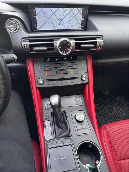 2021 Lexus RC - Image 9 of 16