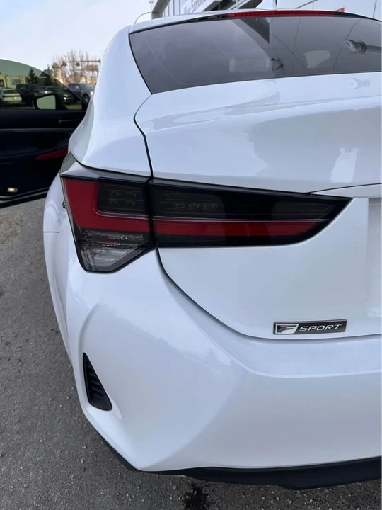 2021 Lexus RC - Image 8 of 16