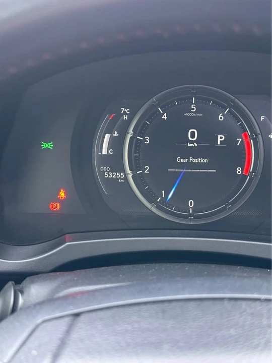 2021 Lexus RC - Image 10 of 16