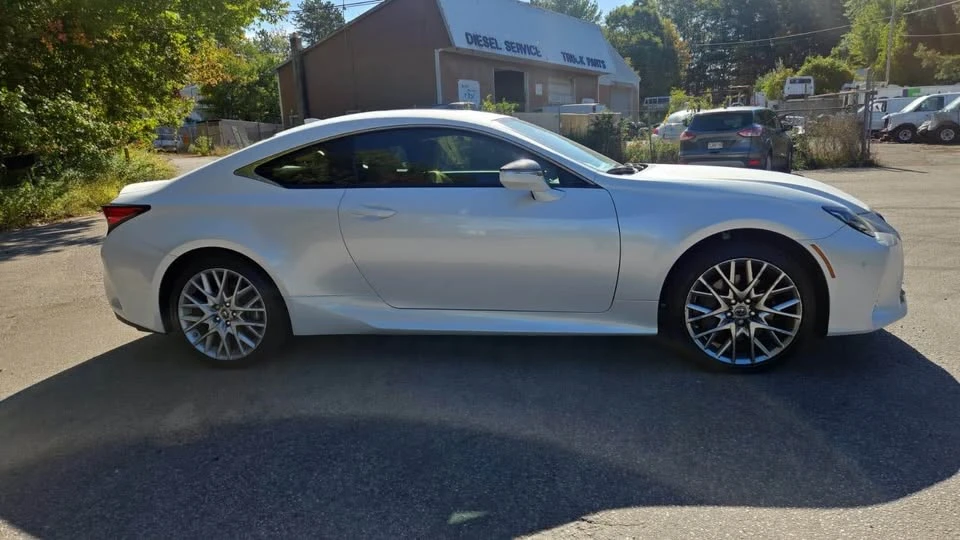 2021 Lexus RC - Image 2 of 3