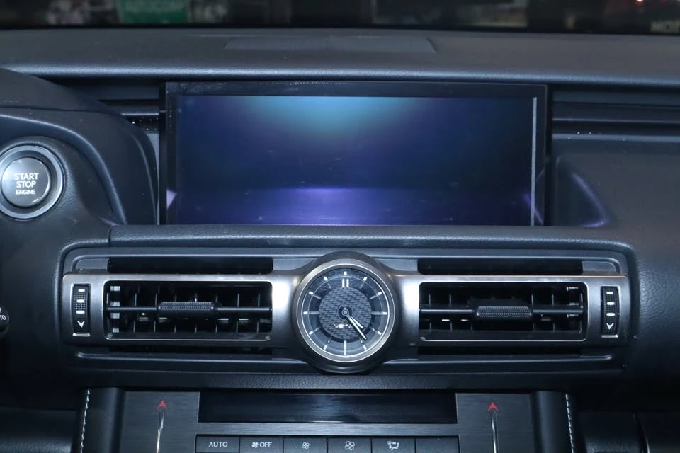 2021 Lexus RC - Image 18 of 20