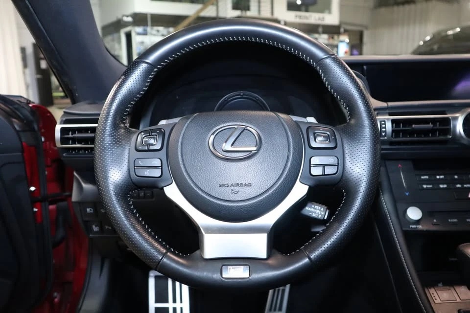 2021 Lexus RC - Image 17 of 20