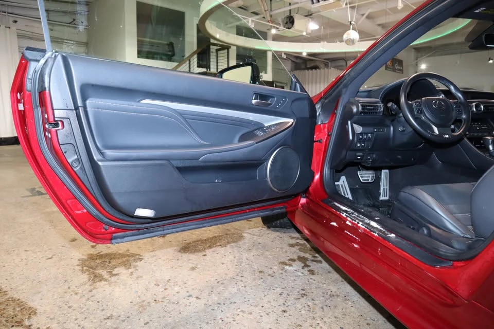 2021 Lexus RC - Image 11 of 20