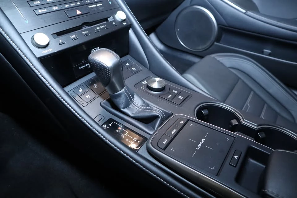 2021 Lexus RC - Image 15 of 20