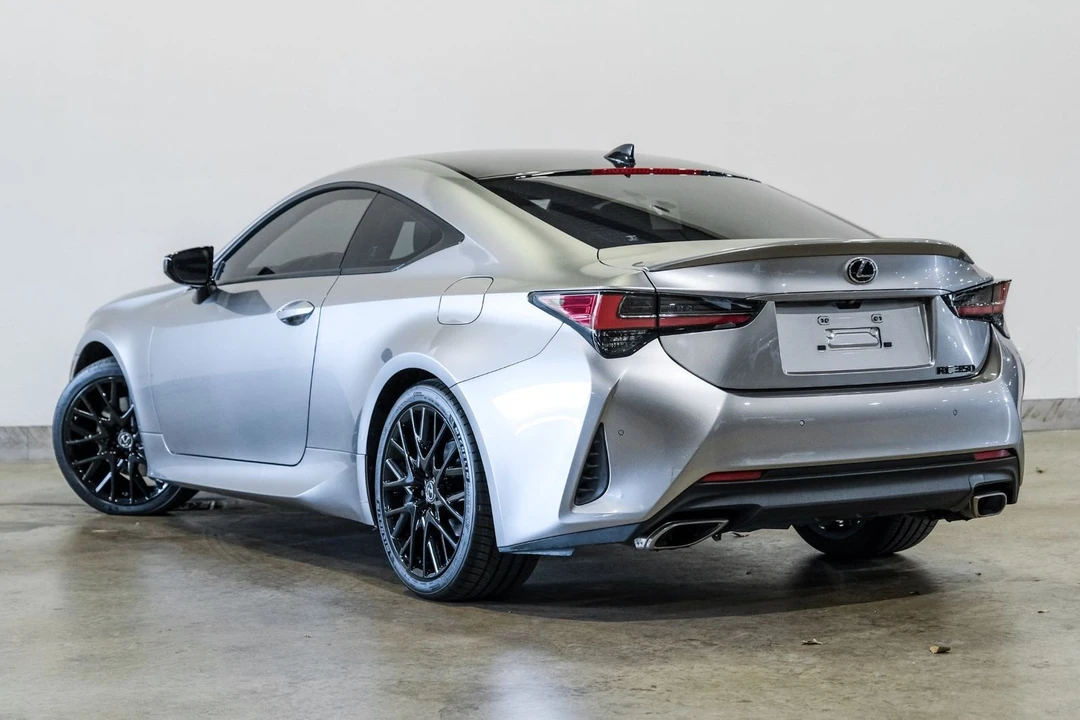 2021 Lexus RC - Image 8 of 12