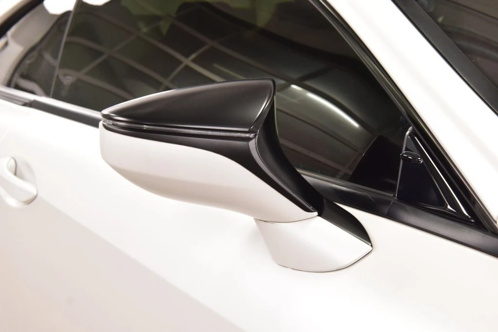 2021 Lexus RC F - Image 17 of 21