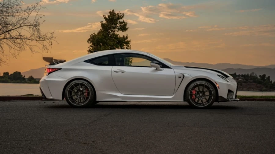 2021 Lexus RC F - Image 2 of 30