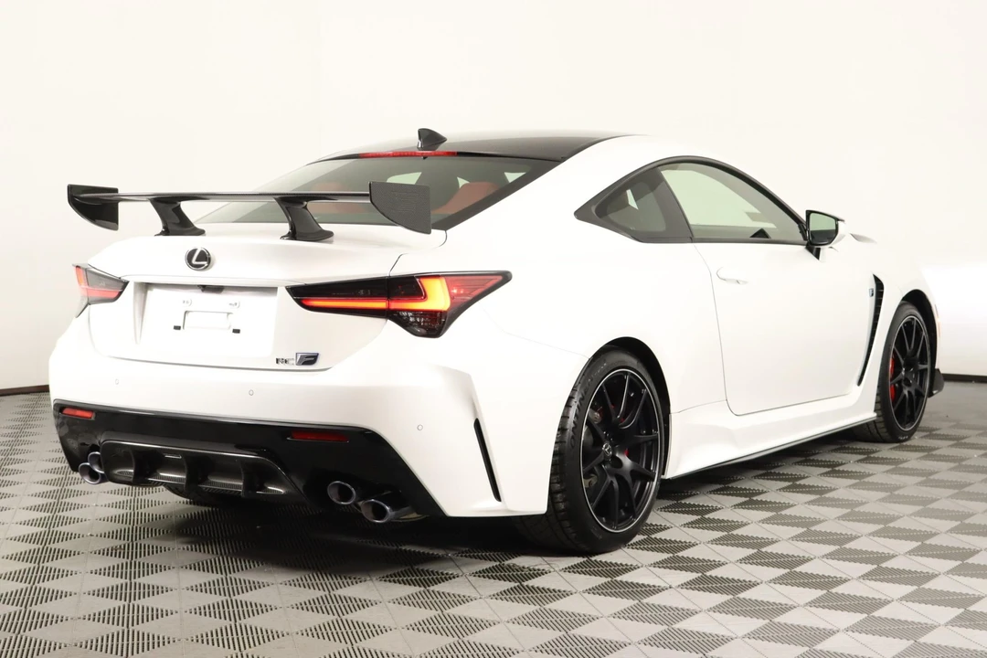 2021 Lexus RC F - Image 4 of 31