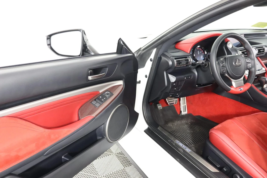 2021 Lexus RC F - Image 19 of 31