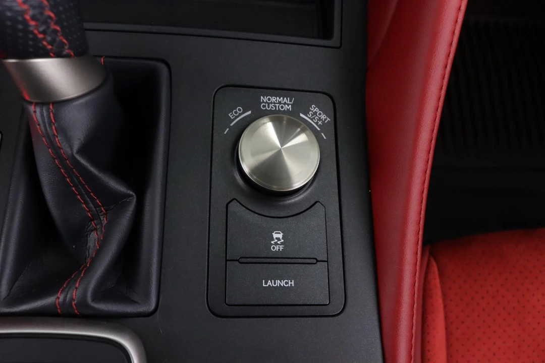 2021 Lexus RC F - Image 29 of 31