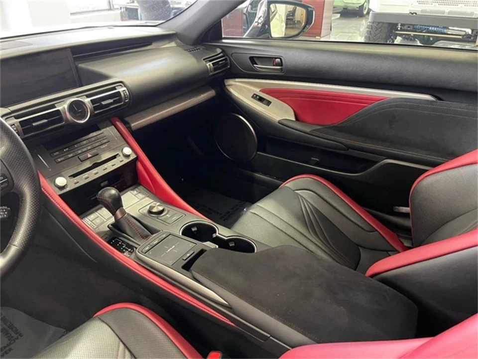 2021 Lexus RC F - Image 27 of 31