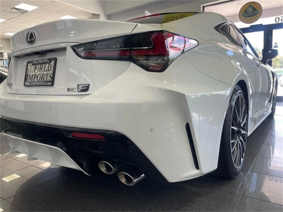 2021 Lexus RC F - Image 16 of 31