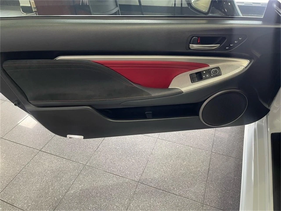 2021 Lexus RC F - Image 22 of 31