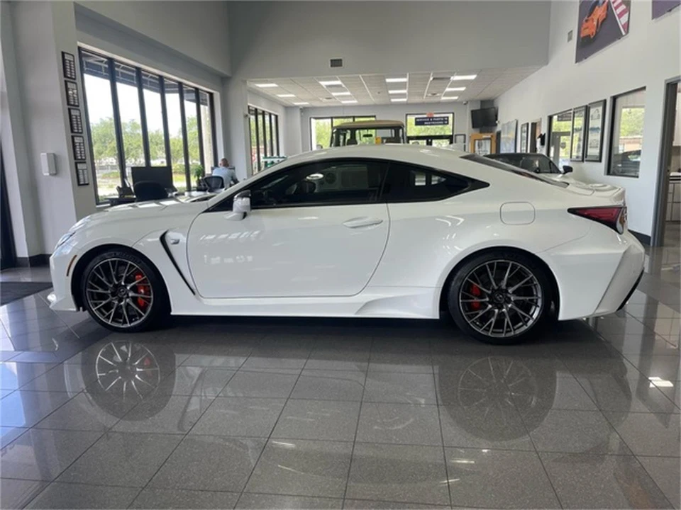 2021 Lexus RC F - Image 2 of 31