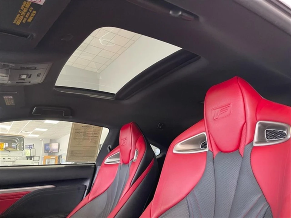 2021 Lexus RC F - Image 26 of 31