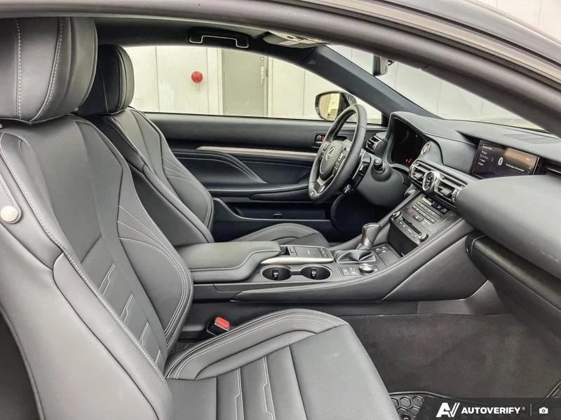 2021 Lexus RC - Image 17 of 20