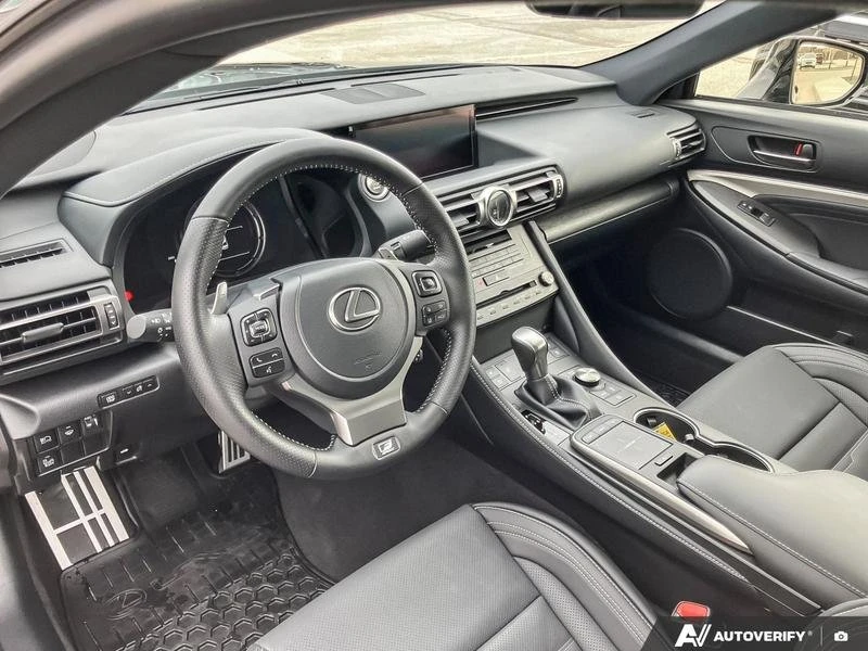2021 Lexus RC - Image 10 of 20