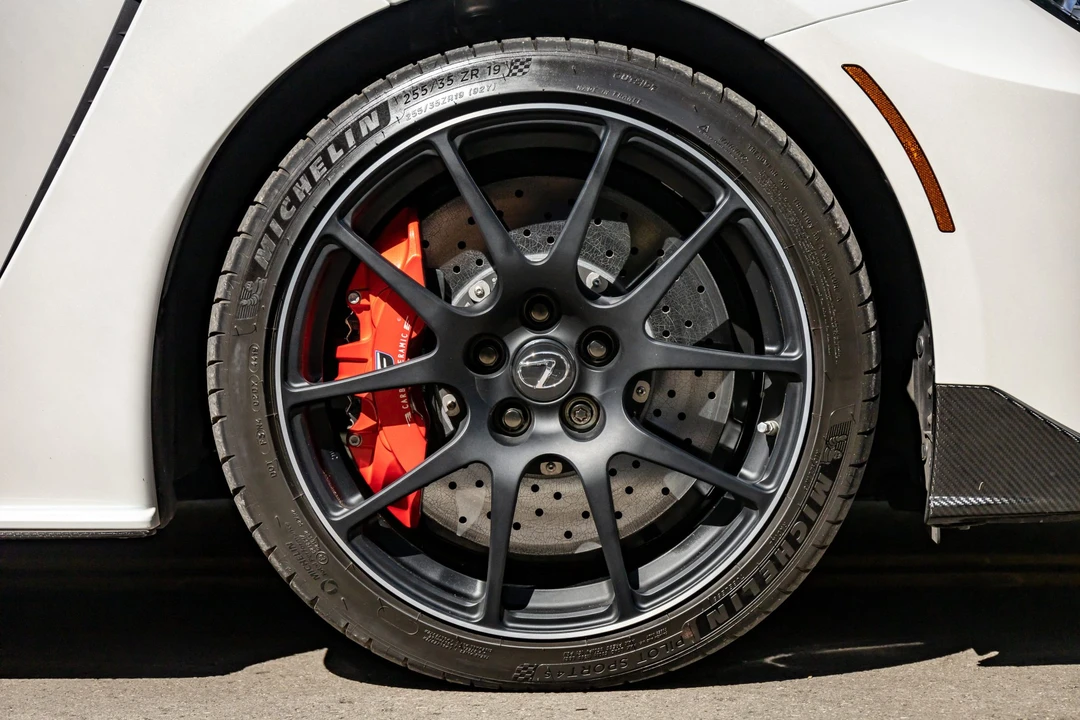 2021 Lexus RC F - Image 22 of 31