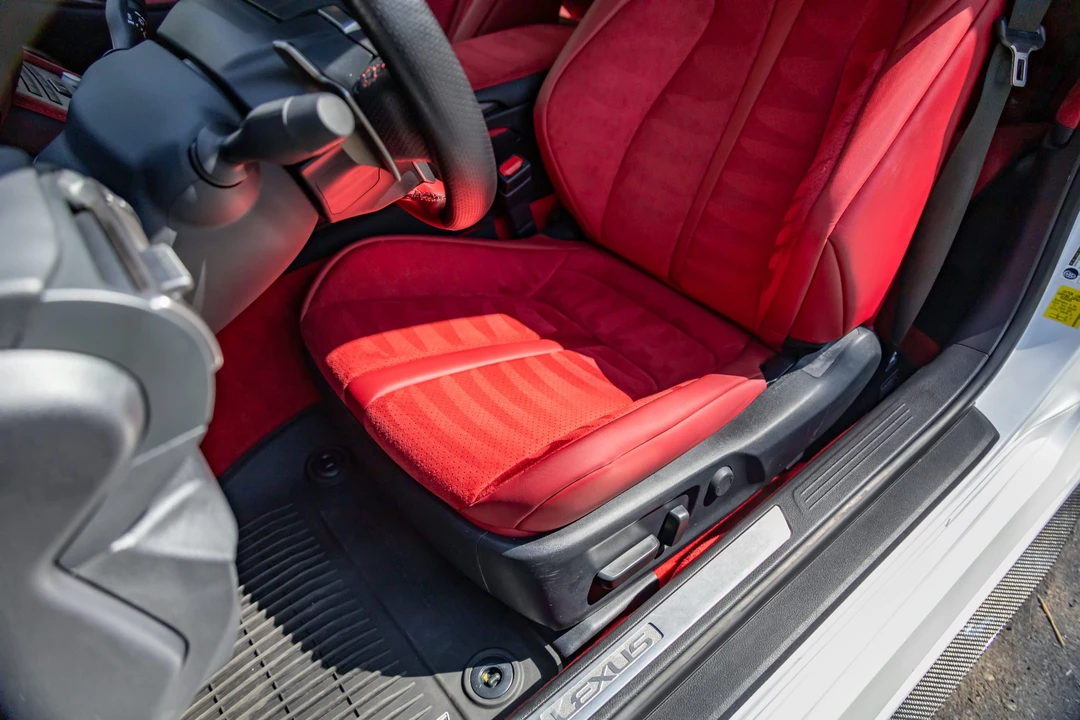 2021 Lexus RC F - Image 29 of 31
