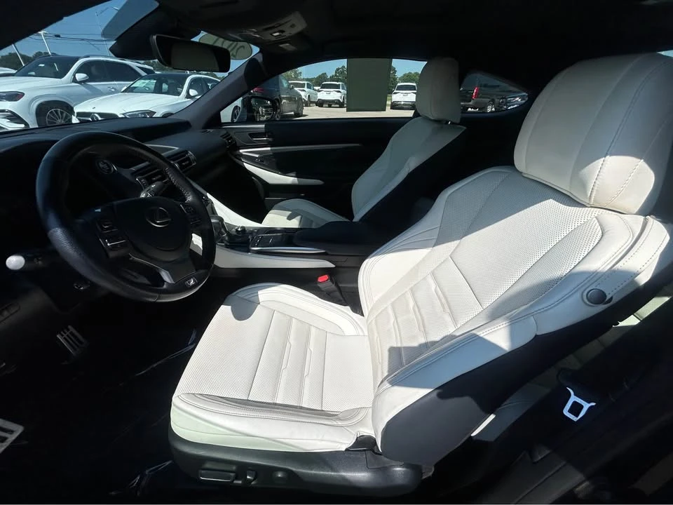 2021 Lexus RC - Image 5 of 8