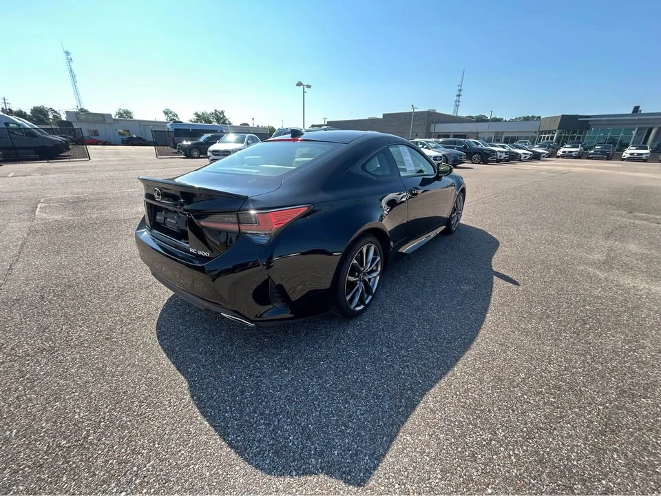 2021 Lexus RC - Image 3 of 8