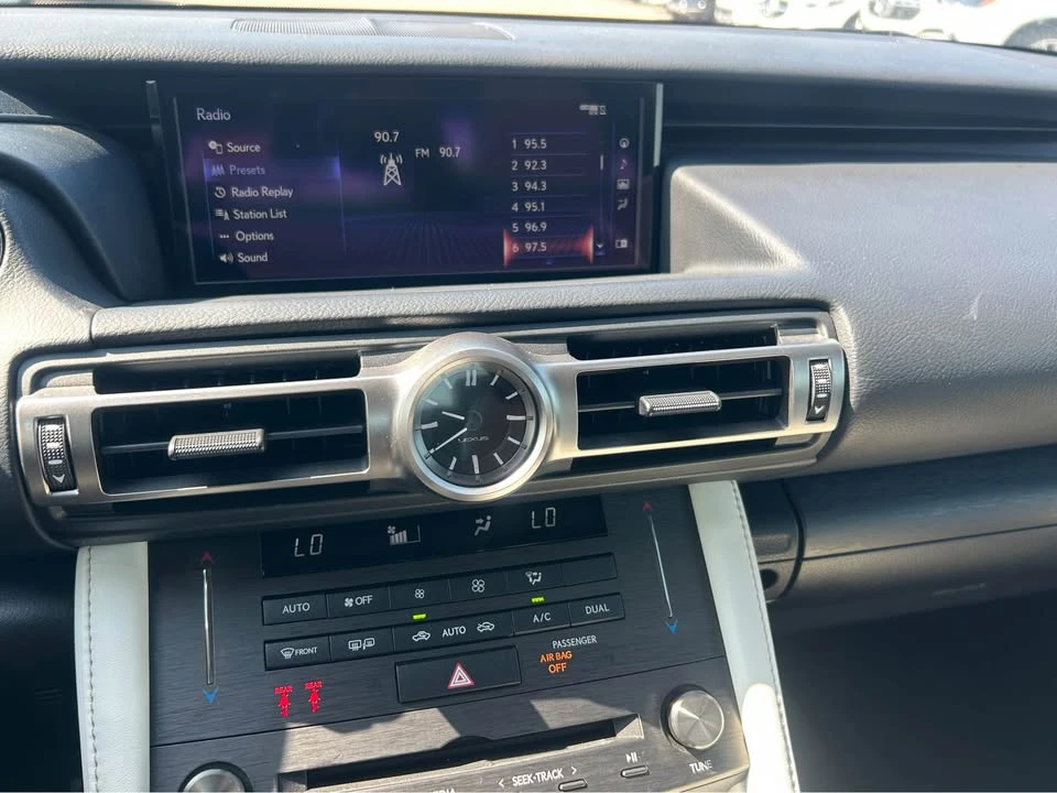 2021 Lexus RC - Image 6 of 8