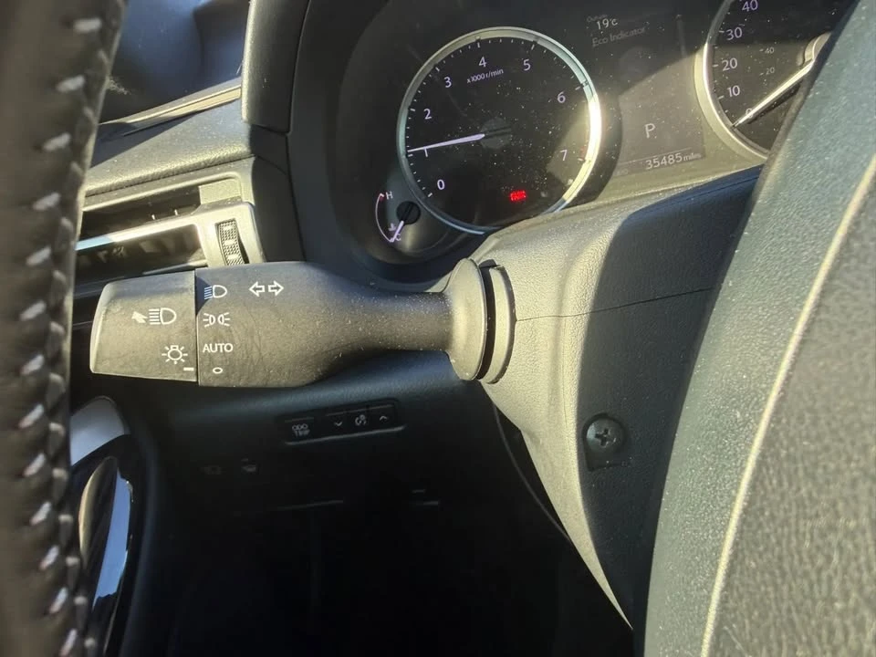 2021 Lexus RC - Image 18 of 20