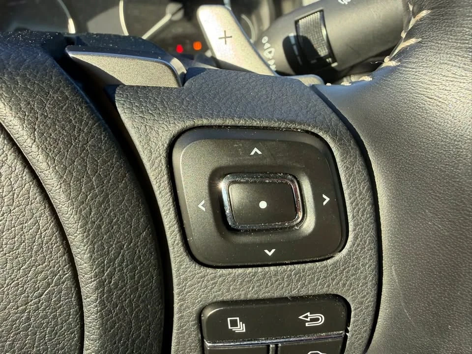 2021 Lexus RC - Image 15 of 20