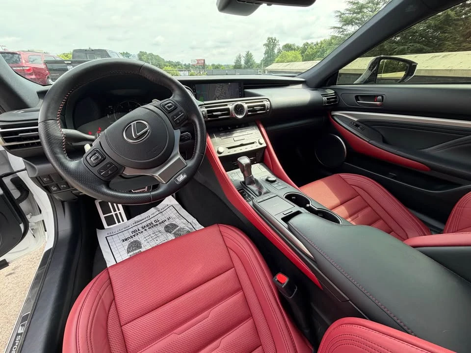 2021 Lexus RC - Image 4 of 11