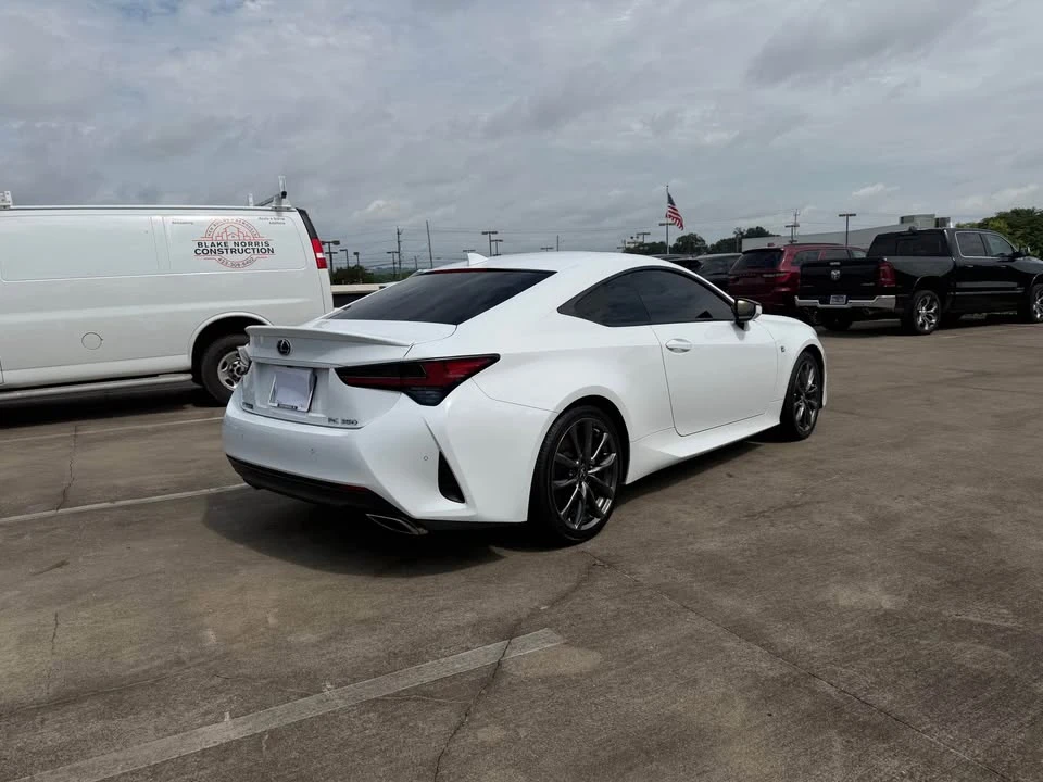 2021 Lexus RC - Image 10 of 11