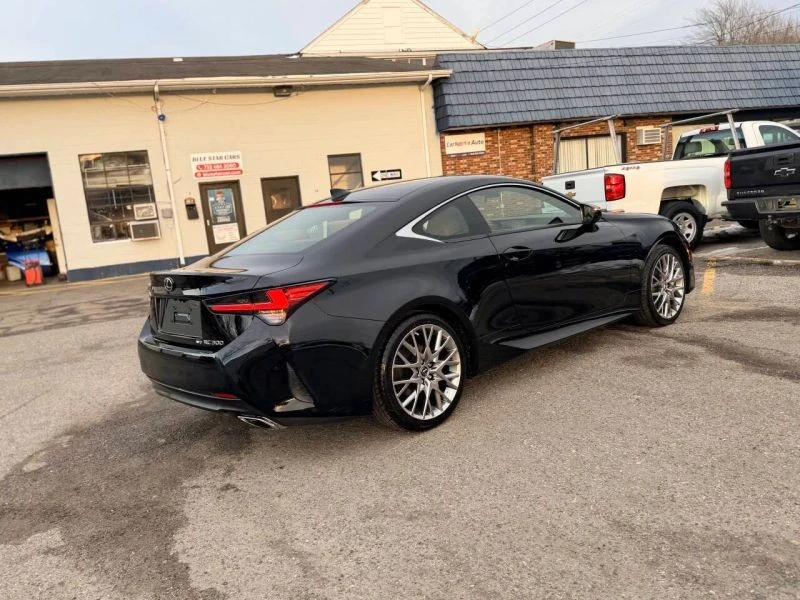 2021 Lexus RC - Image 10 of 12