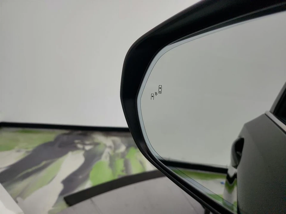 2021 Lexus RC - Image 15 of 31